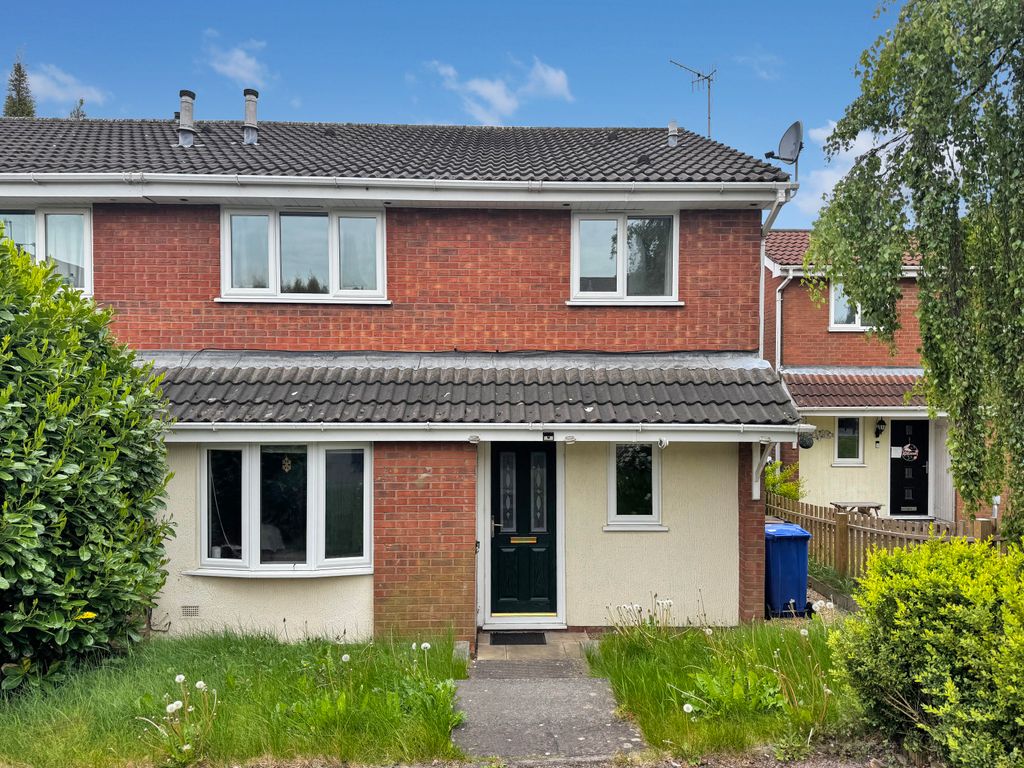 2 bed town house for saleSummerhill Drive, Waterhayes, Newcastle-Under-Lyme ST5