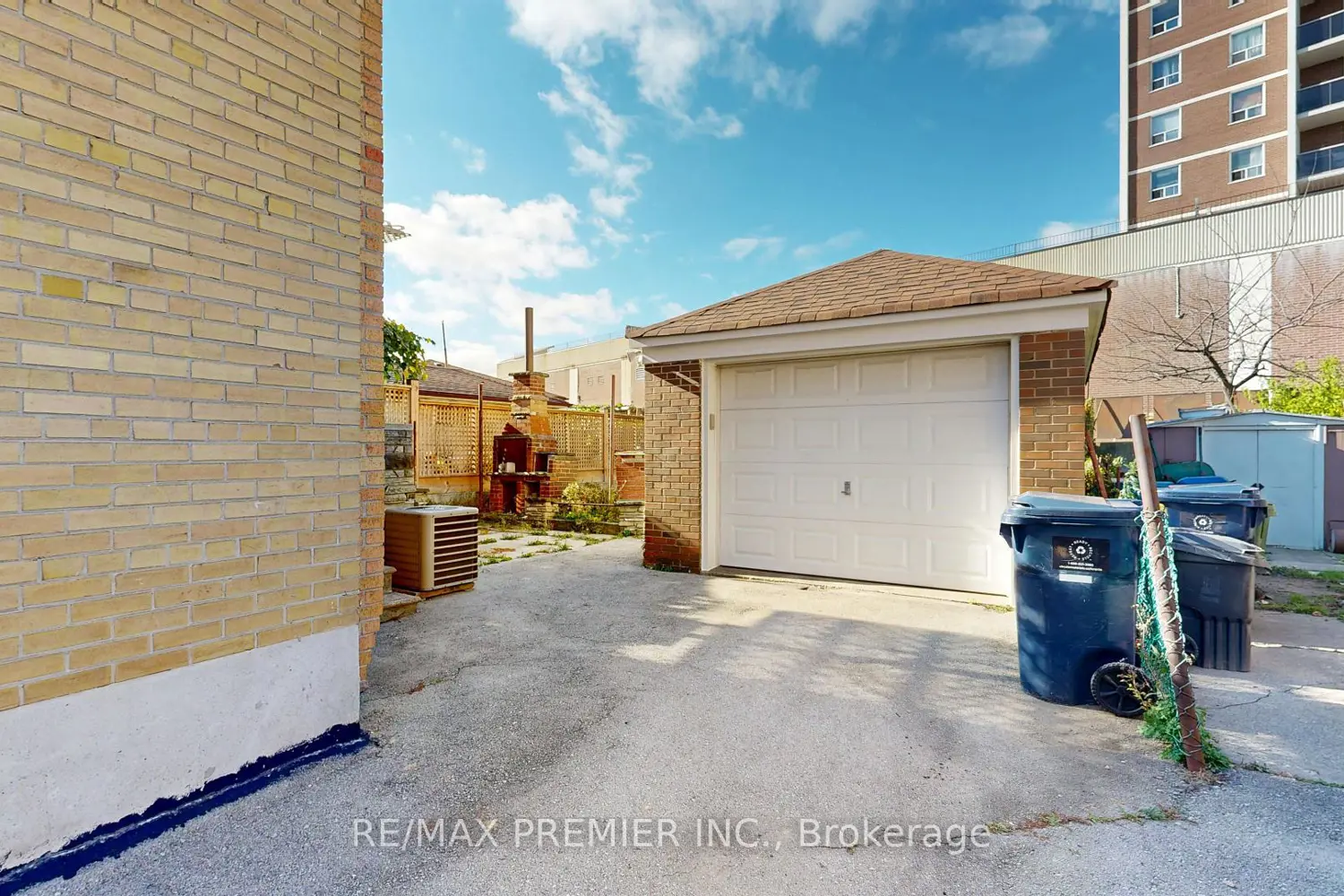 Additional image 12 of 12 Sonnet Court