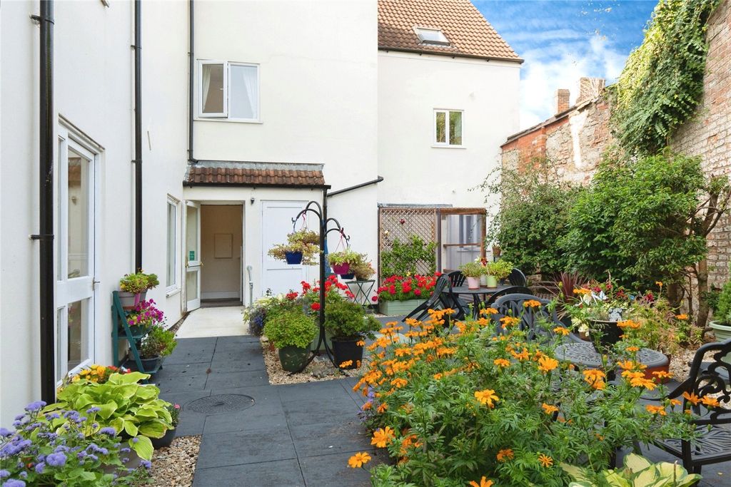 1 bed flat for saleNorbury Court, Purton SN5