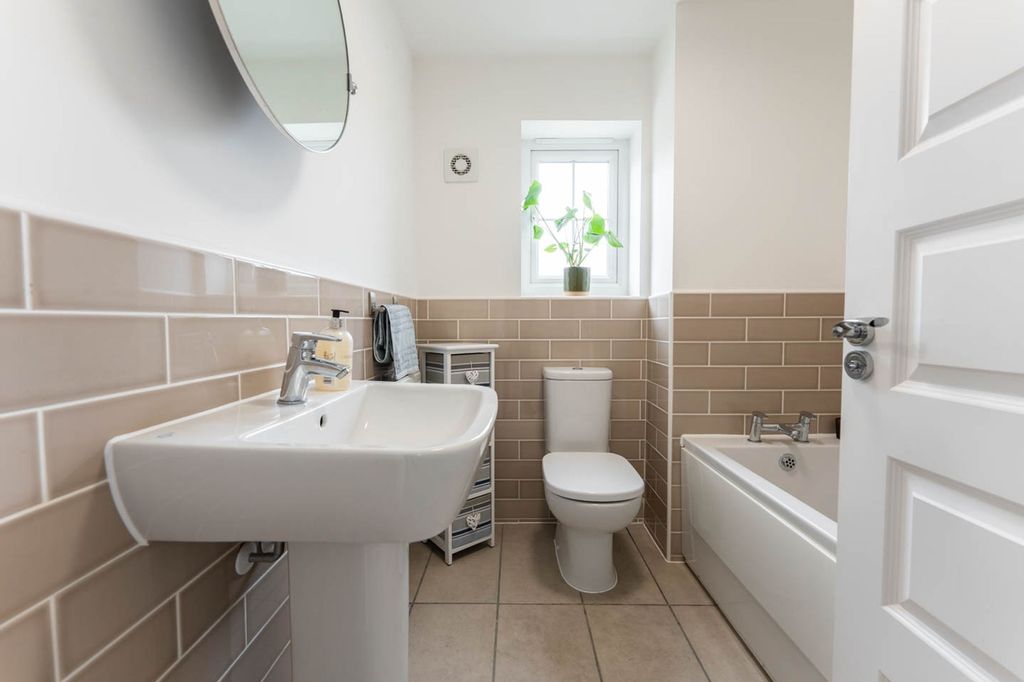 Additional image 15 of 4 bed semi-detached house for saleSummerhill Place, Market Harborough LE16