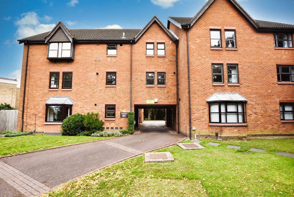 2 bed flat for saleSt. Marys Road, Clarendon Park, Leicester LE2
