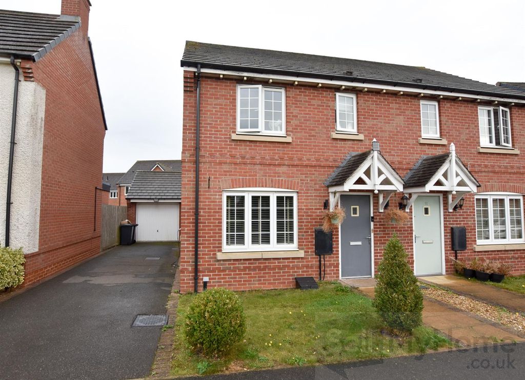 3 bed semi-detached house for saleOld Farm Lane, Newbold Verdon, Leicester LE9