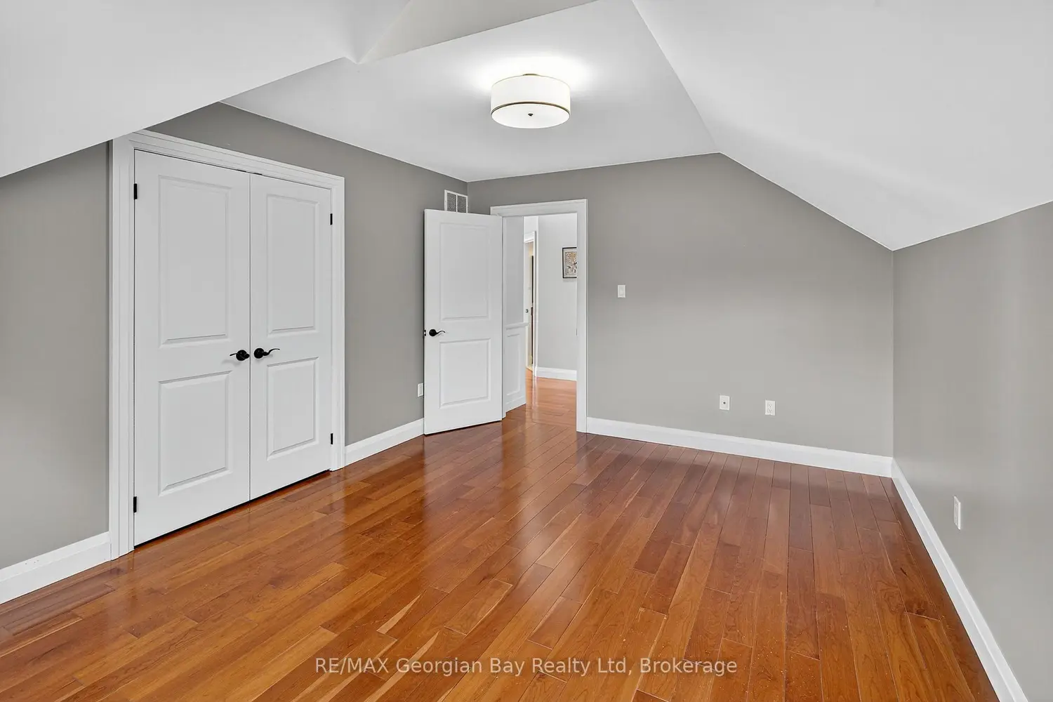 Additional image 10 of 105 Duckworth Street