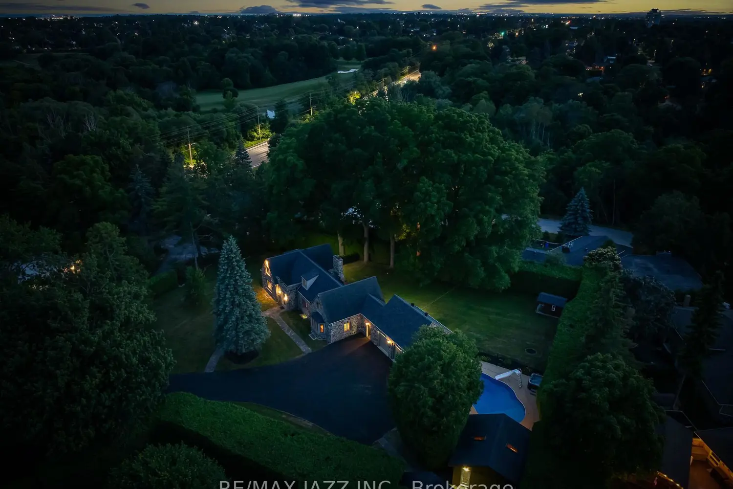 Additional image 19 of 690 Bessborough Drive