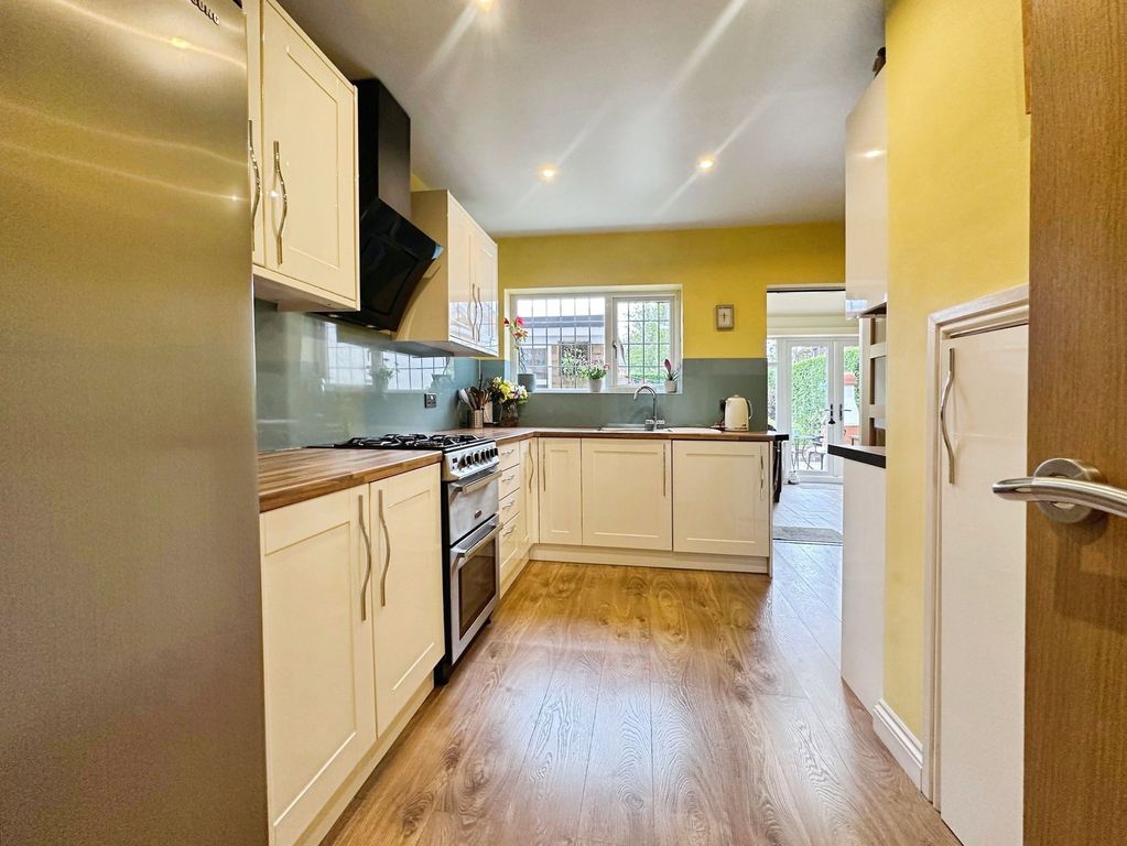Additional image 6 of 3 bed terraced house for saleCastlecroft Avenue, Castlecroft, Wolverhampton WV3
