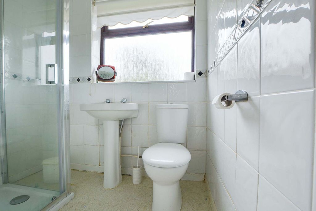 Additional image 14 of 3 bed semi-detached house for saleGodwin Avenue, Wigston, Leicester LE18