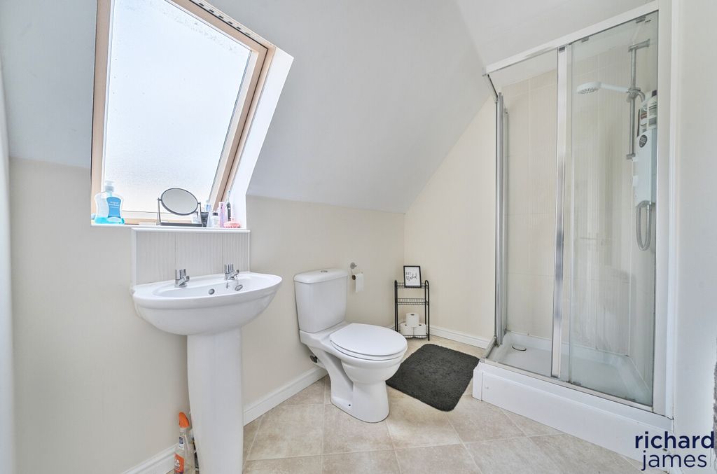 Additional image 12 of 5 bed detached house for saleCloatley Crescent, Royal Wootton Bassett, Royal Wootton Bassett SN4