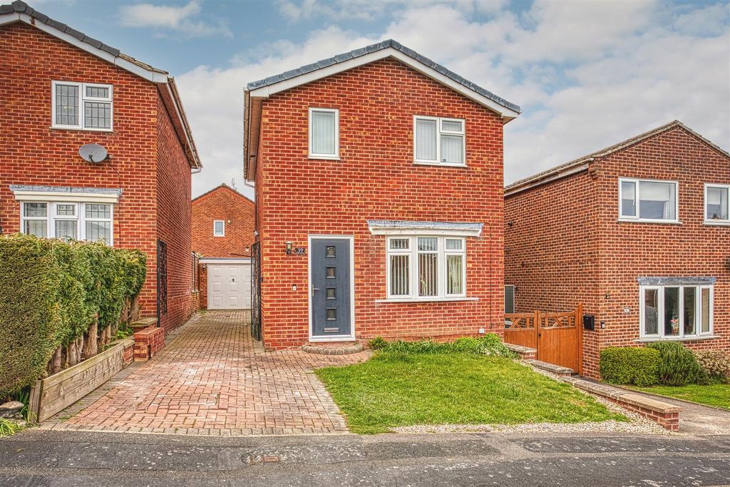 3 bed detached house for saleNorman Road, Burton-On-Trent DE13