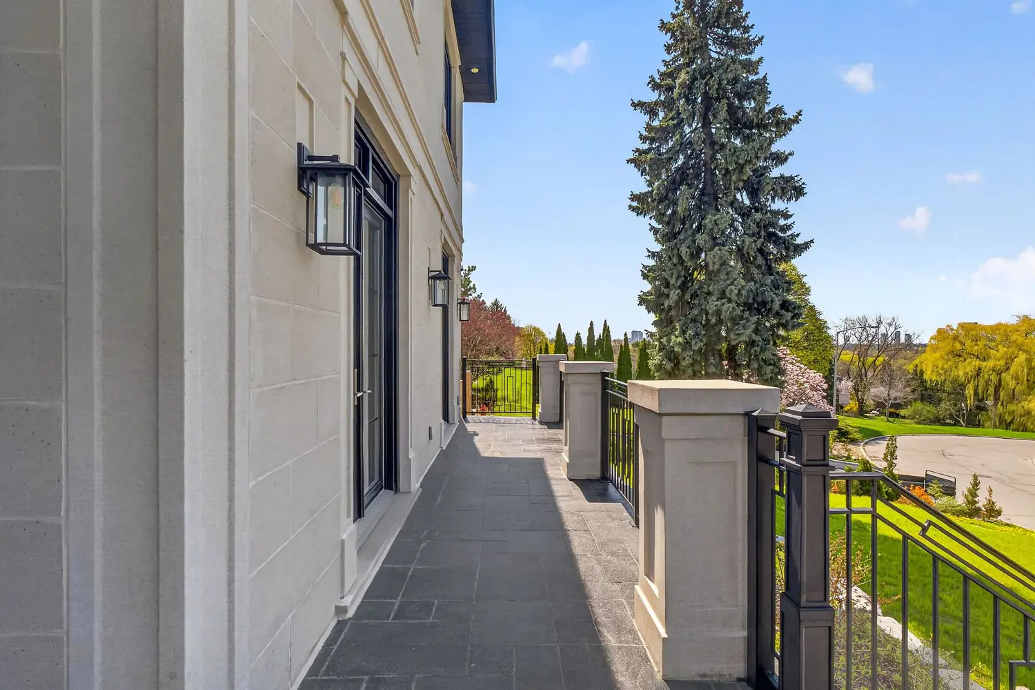 118 Laurentide Drive