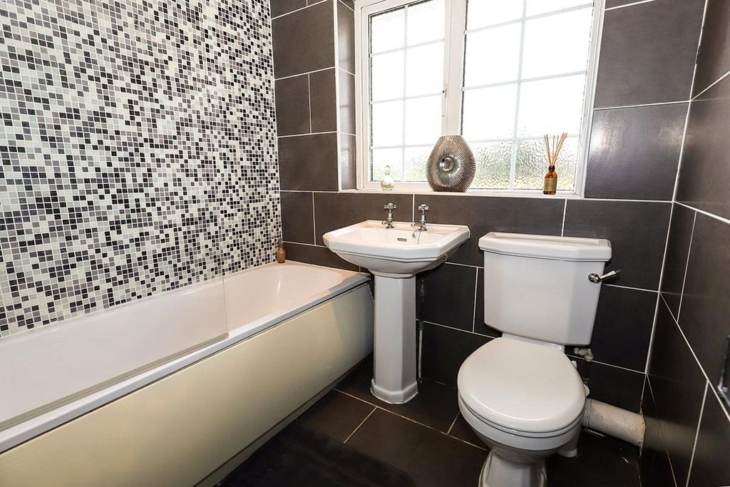 Additional image 10 of 4 bed detached house for saleReynolds Grove, Perton Wolverhampton, Staffordshire WV6