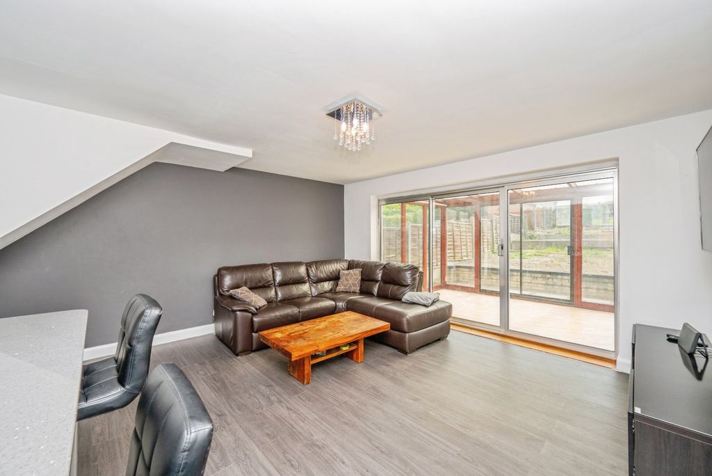 Additional image 6 of 3 bed semi-detached house for saleRidgewood Rise, Tamworth, Staffordshire B77
