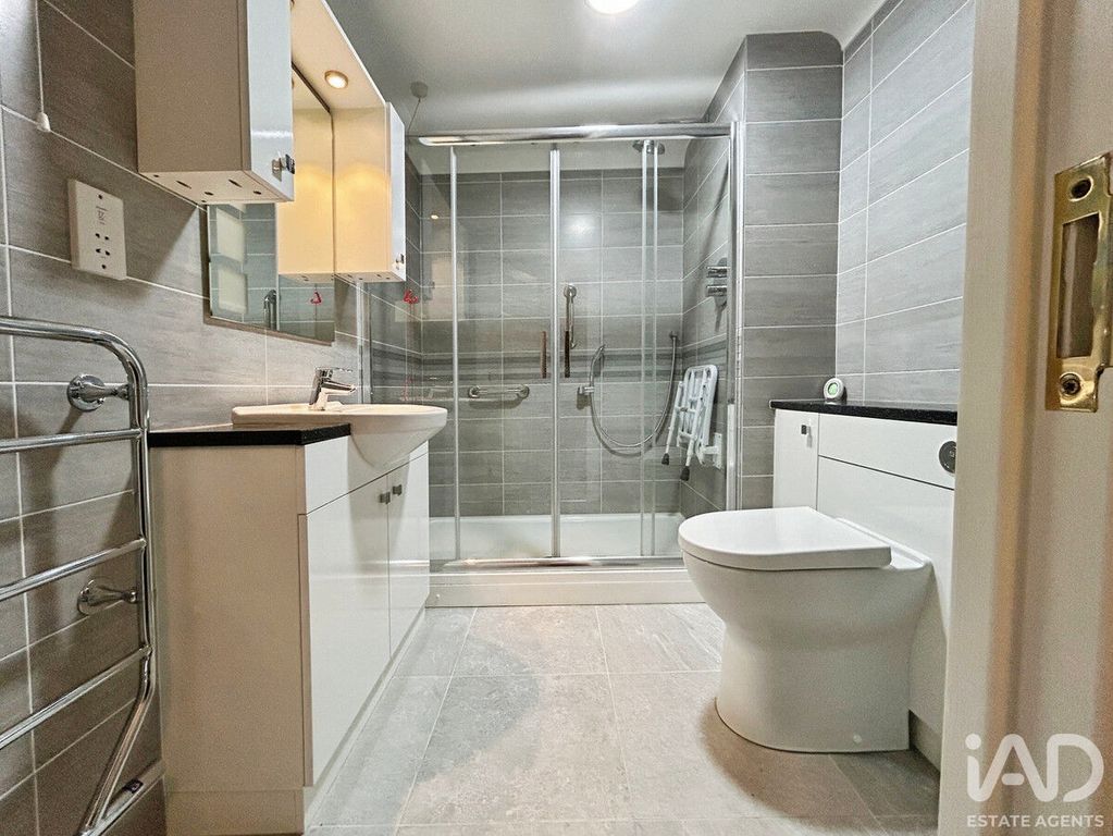 Additional image 8 of 1 bed flat for saleMinster Court Bird Street, Lichfield WS13