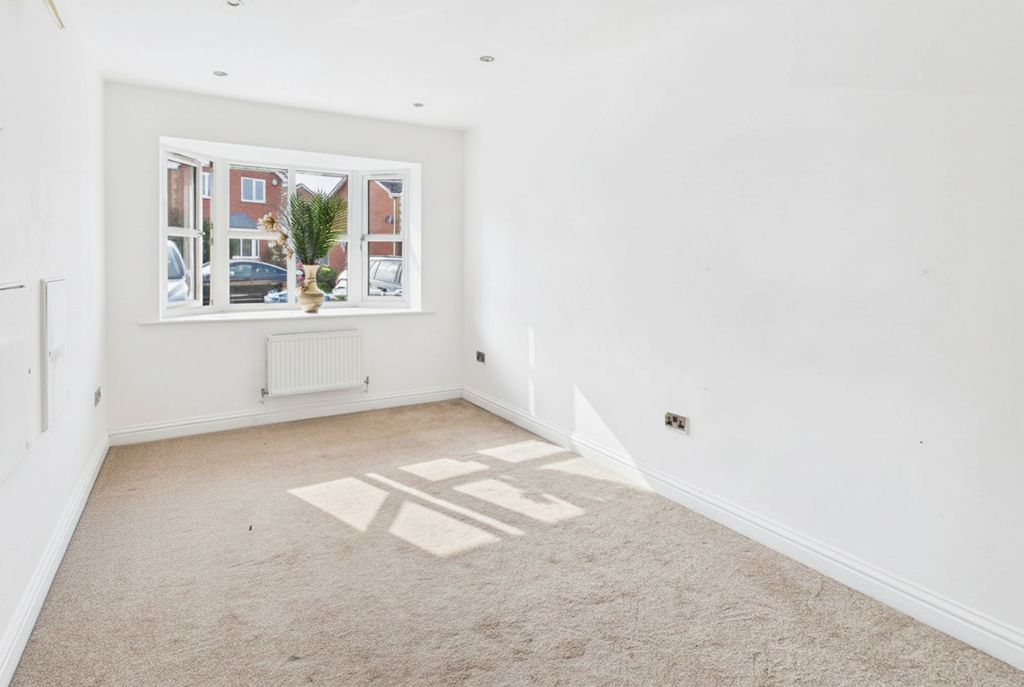 Additional image 12 of 4 bed semi-detached house for saleSuffolk Way, Fazeley, Tamworth B78
