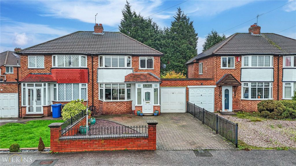 3 bed semi-detached house for saleYenton Close, Tamworth, Staffordshire B78