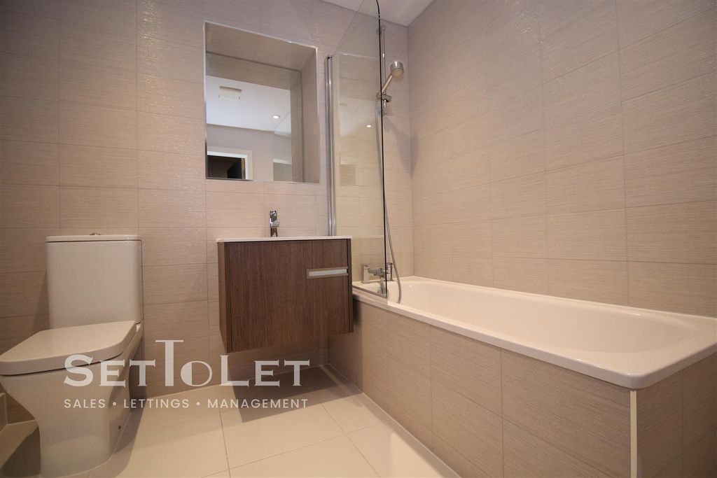 Additional image 11 of 2 bed flat for saleAria Apartments, Chatham Street, Leicester LE1