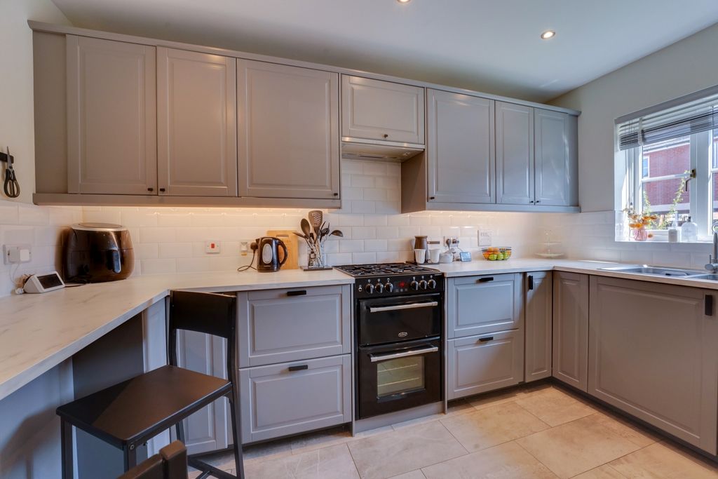 Additional image 2 of 3 bed terraced house for saleStoney Brook Close, Hixon, Stafford, Staffordshire ST18