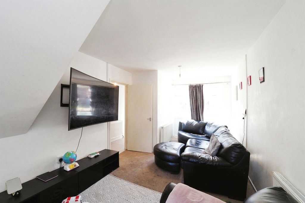 Additional image 2 of 4 bed end terrace house for saleUpper Temple Walk, Leicester LE4