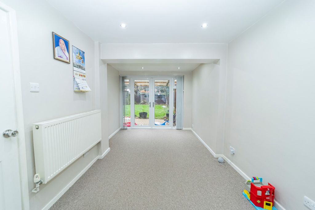 Additional image 7 of 4 bed semi-detached house for saleOriel Drive, Syston, Leicester LE7