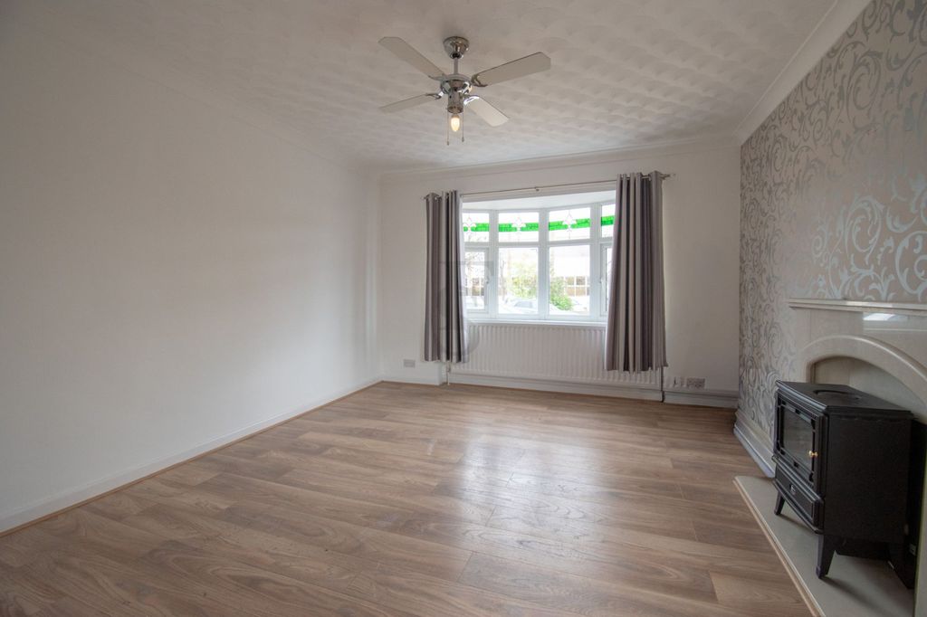Additional image 2 of 2 bed semi-detached bungalow for saleGloucester Crescent, Wigston LE18