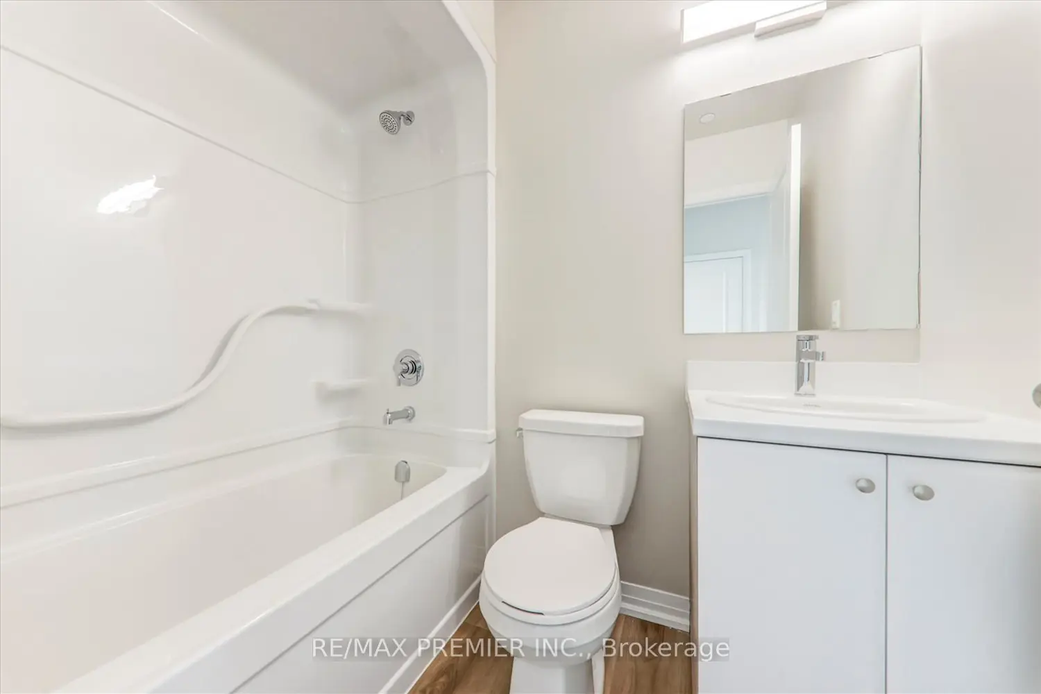 Additional image 14 of 50 Herrick Avenue Lp-17
