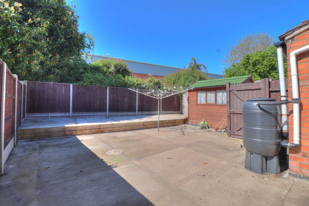 Additional image 21 of 3 bed semi-detached house for saleEileen Avenue, Leicester LE4