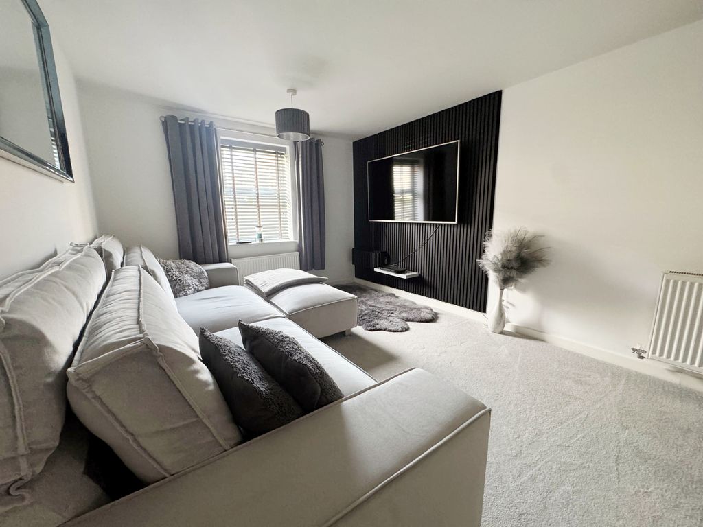 Additional image 2 of 2 bed flat for saleCloatley Crescent, Royal Wootton Bassett, Royal Wootton Bassett SN4