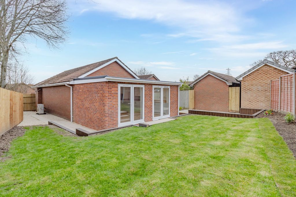 2 bed detached bungalow for saleQuantock Rise, Shepshed LE12 photo 4