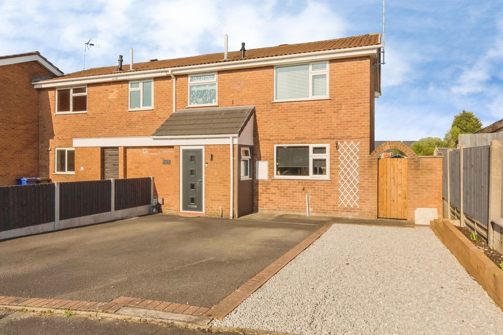 3 bed semi-detached house for saleMarlborough Way, Uttoxeter ST14