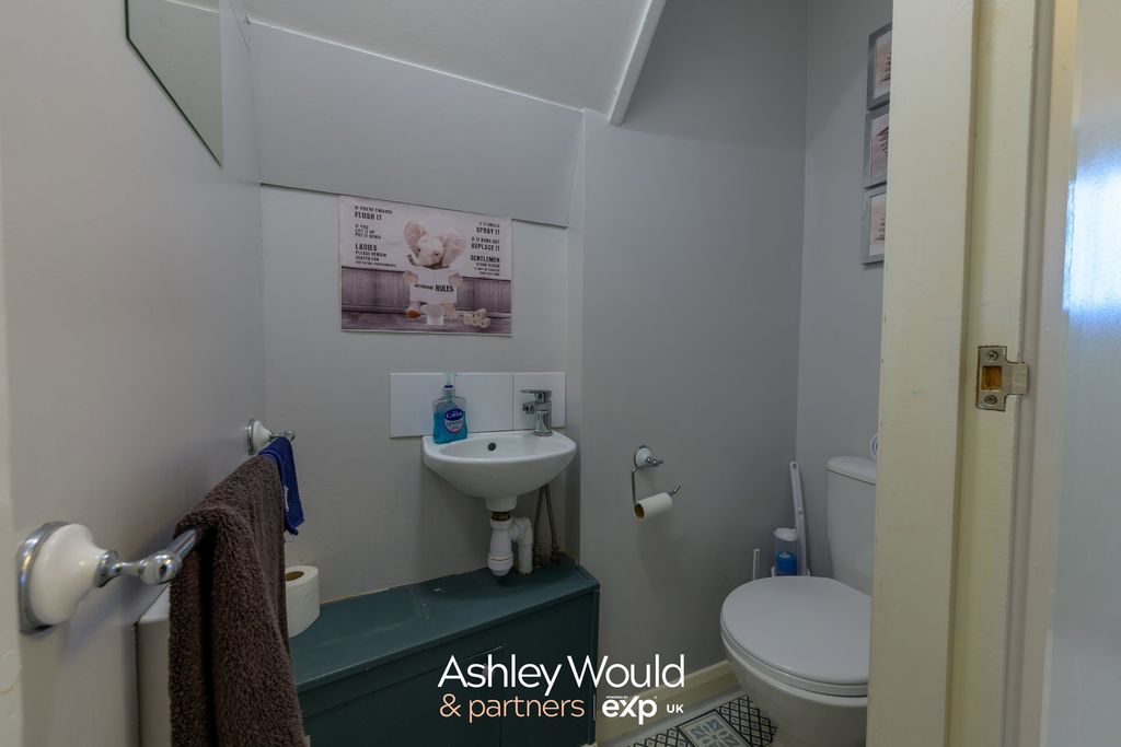 Additional image 6 of 3 bed semi-detached house for saleWindmill Grove, Kingswinford DY6