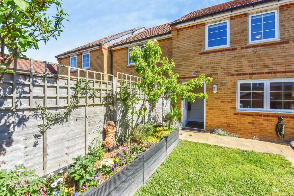 3 bed end terrace house for saleSlopers Lea, Devizes SN10 photo 3