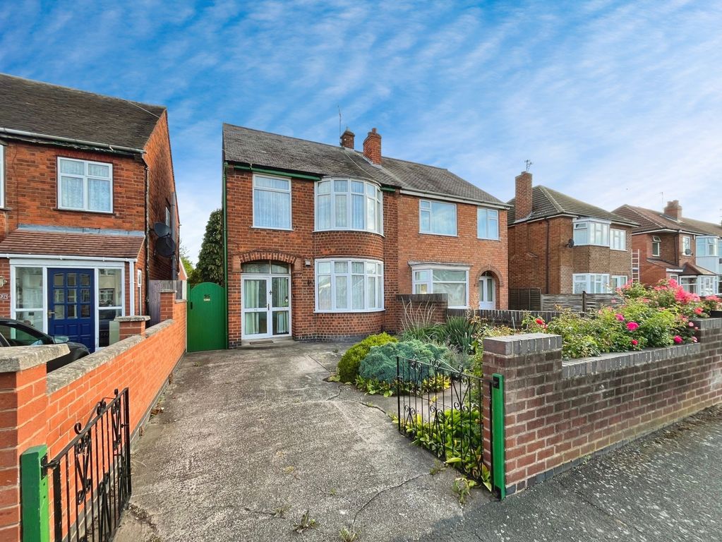 4 bed semi-detached house for saleOakland Avenue, Leicester, Leicestershire LE4