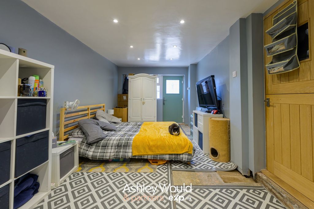 Additional image 5 of 3 bed semi-detached house for saleWindmill Grove, Kingswinford DY6