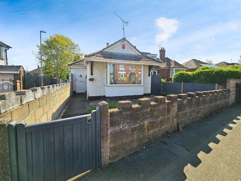 2 bed detached bungalow for saleBiddulph Road, Chell, Stoke-On-Trent ST6