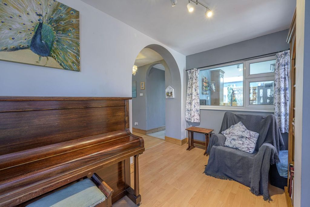 Additional image 11 of 4 bed property for saleSandringham Road, Wombourne, Wolverhampton WV5