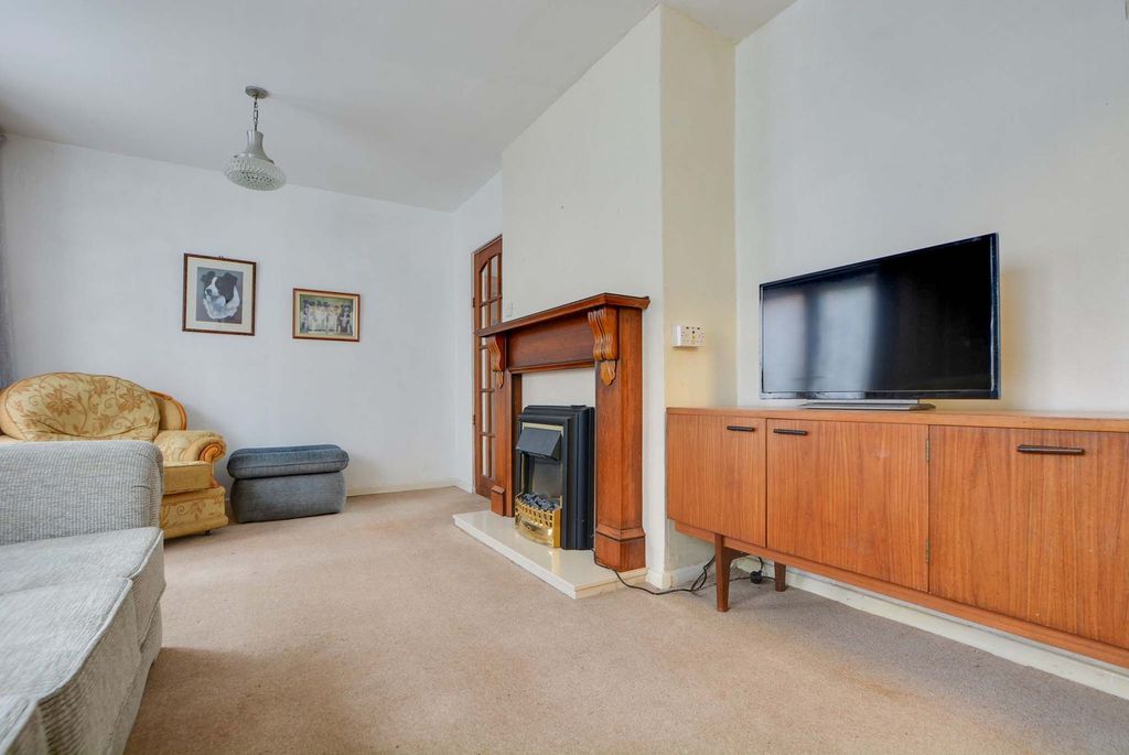 Additional image 8 of 3 bed semi-detached house for saleGodwin Avenue, Wigston, Leicester LE18