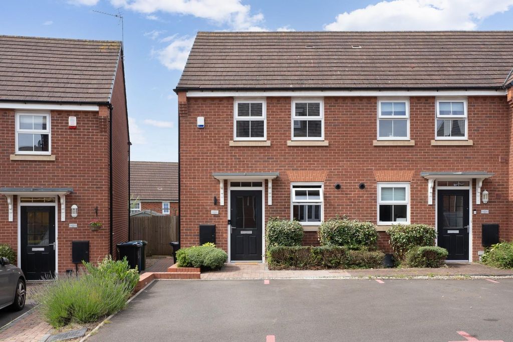 2 bed end terrace house for saleMonkton Way, Dudley, Dudley DY3