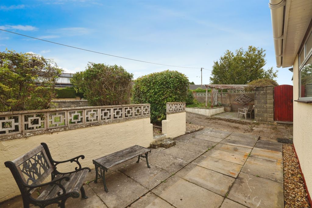 Additional image 2 of 3 bed detached bungalow for saleKitchener Road, Amesbury, Salisbury SP4