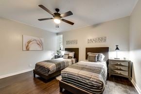Additional image 5 of 566 E Avenue J Unit B, Grand Prairie, TX, 75050