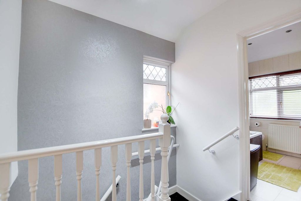 Additional image 12 of 3 bed semi-detached house for saleGainsborough Road, Knighton, Leicester LE2