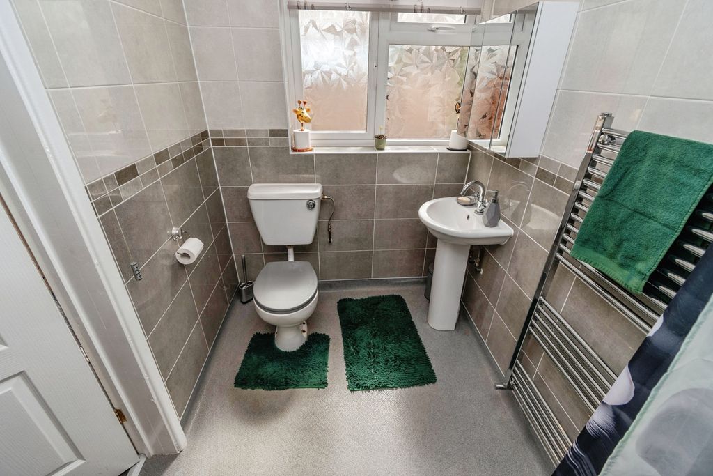 Additional image 16 of 3 bed bungalow for saleMount Close, Cheslyn Hay, Walsall WS6