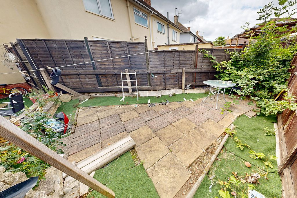 Additional image 32 of 3 bed semi-detached house for saleSharmon Crescent, Leicester LE3