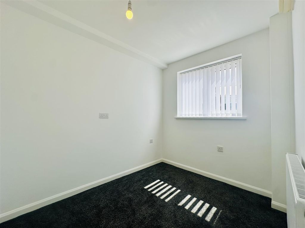 Additional image 10 of 4 bed semi-detached house for saleOliver Road, Northfields, Leicester LE4
