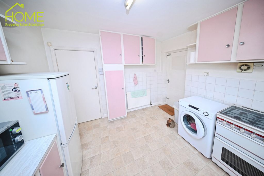 Additional image 5 of 3 bed detached house for saleCarisbrooke Avenue, Knighton, Leicester, Leicestershire LE2