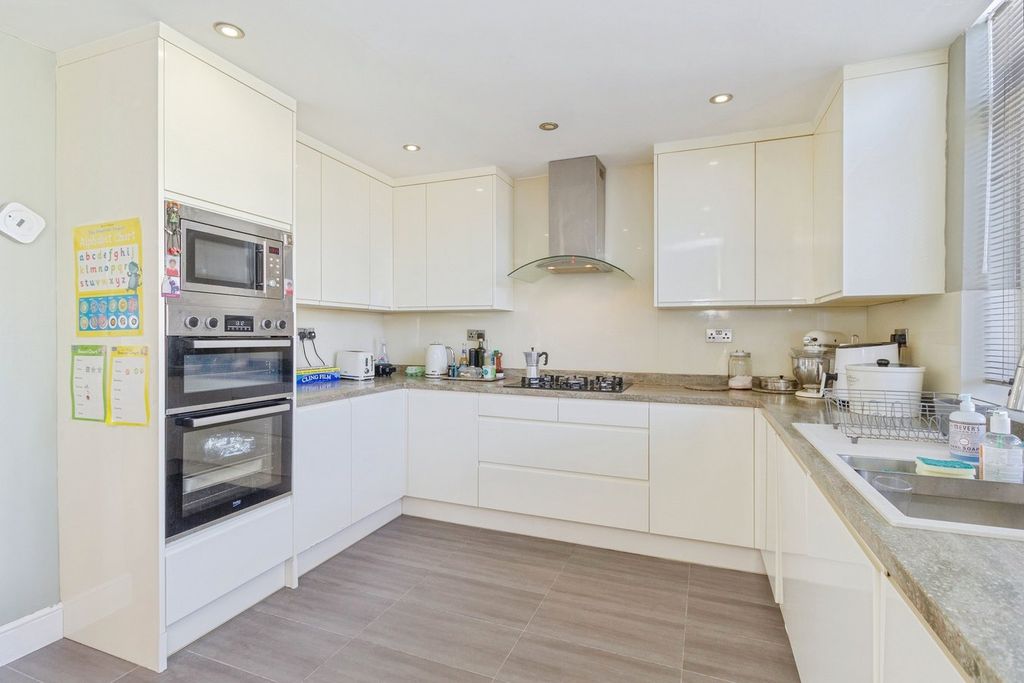 Additional image 6 of 4 bed semi-detached house for saleWestleigh Avenue, Leicester LE3