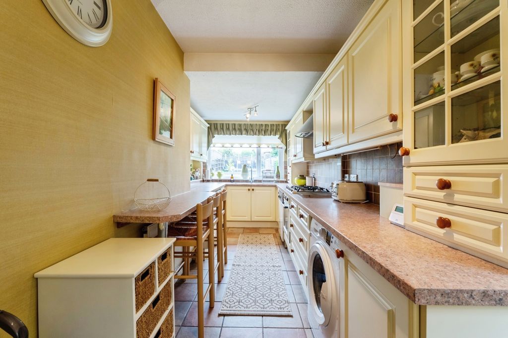 Additional image 12 of 3 bed semi-detached house for saleCliffwood Avenue, Birstall, Leicester, Leicestershire LE4