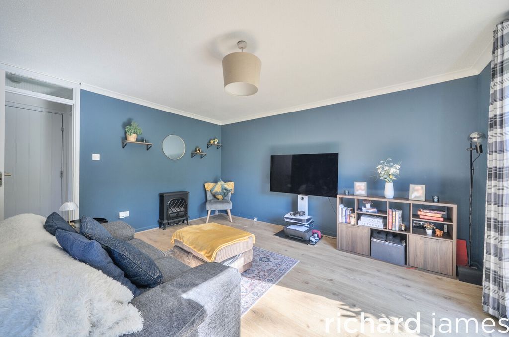 Additional image 2 of 2 bed flat for saleThe Birches, Marlborough Road, Old Town SN3