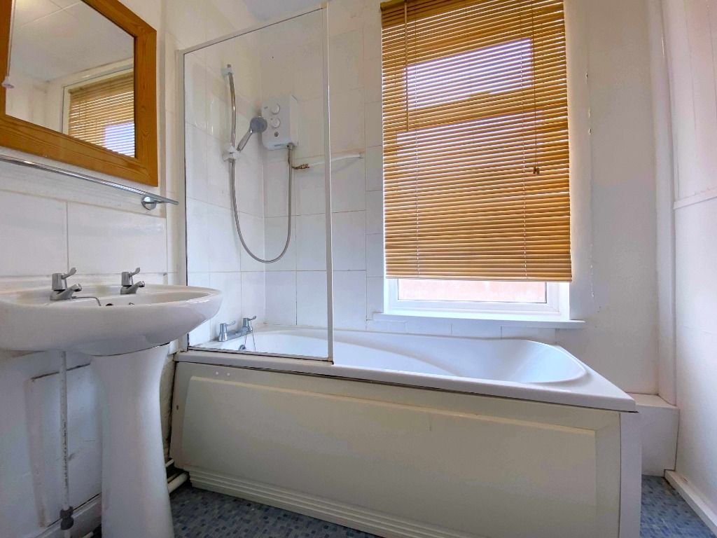 Additional image 10 of 5 bed terraced house for saleHartopp Road, Clarendon Park, Leicester LE2