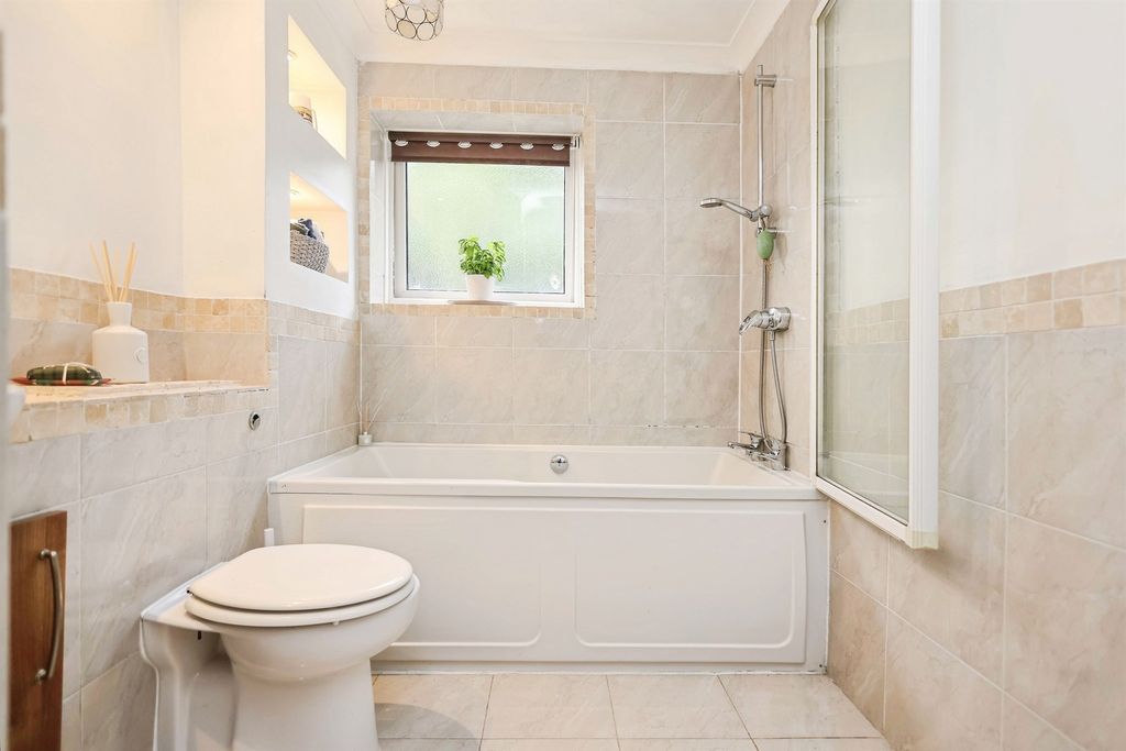 Additional image 12 of 2 bed flat for saleThe Broadway, Stourbridge DY8