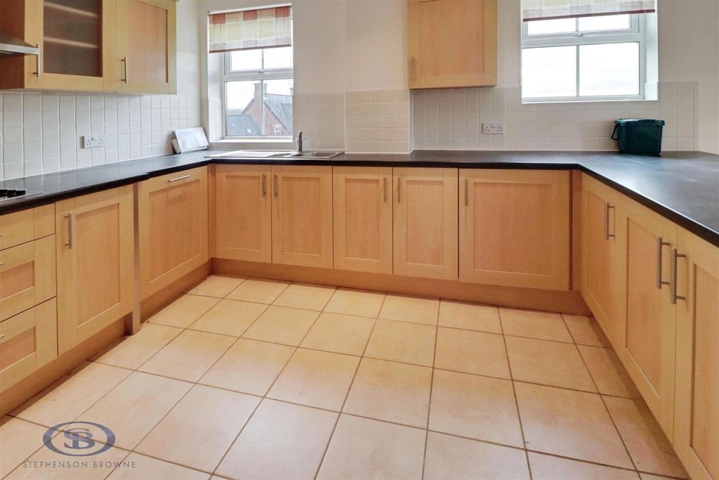 Additional image 8 of 3 bed flat for saleAshbourne Drive, Weston, Crewe CW2
