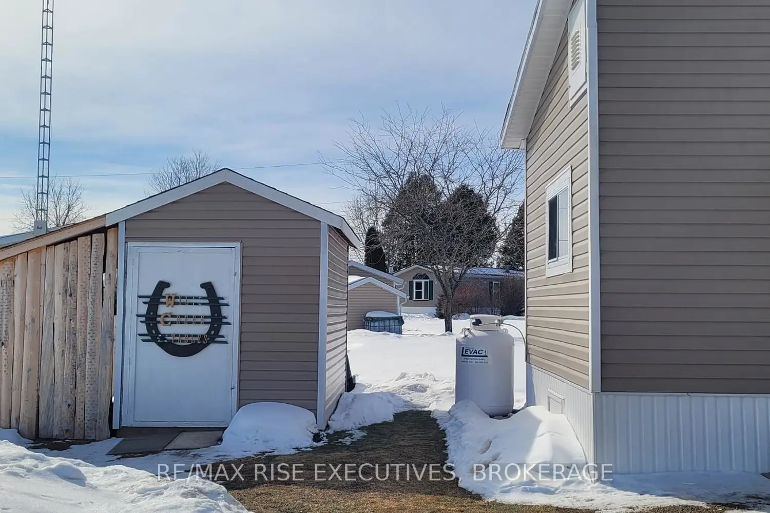 135 Birch Lane photo 3